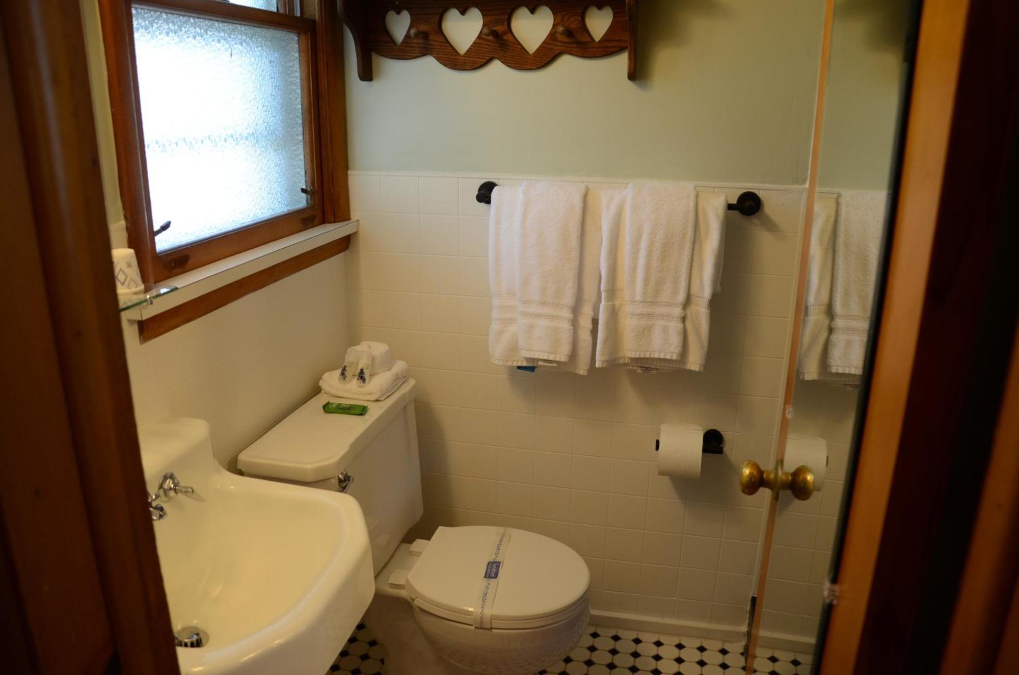 Ludington Blue Spruce Inn Zewnętrze zdjęcie