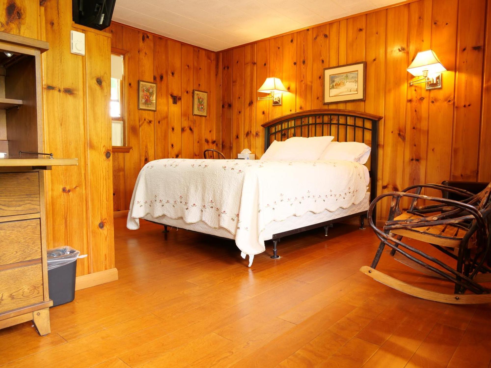 Ludington Blue Spruce Inn Pokój zdjęcie