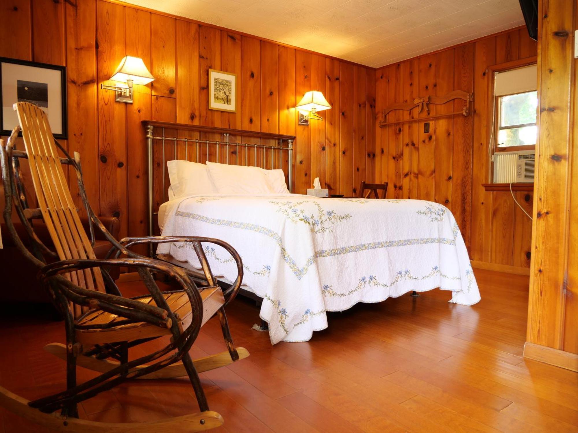 Ludington Blue Spruce Inn Pokój zdjęcie